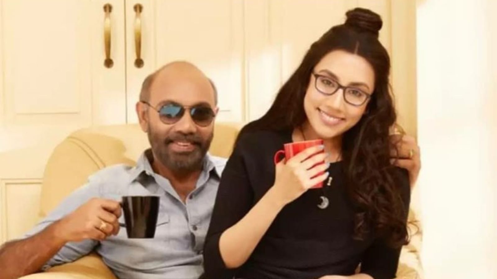 'எம்.ஜி.ஆர்.பாட்டு வரி போல.. ஈழத்தமிழர்களுக்காக என் மகள் திவ்யா தொடர்ந்து உழைப்பார்' - சத்யராஜ் நெகிழ்ச்சி!