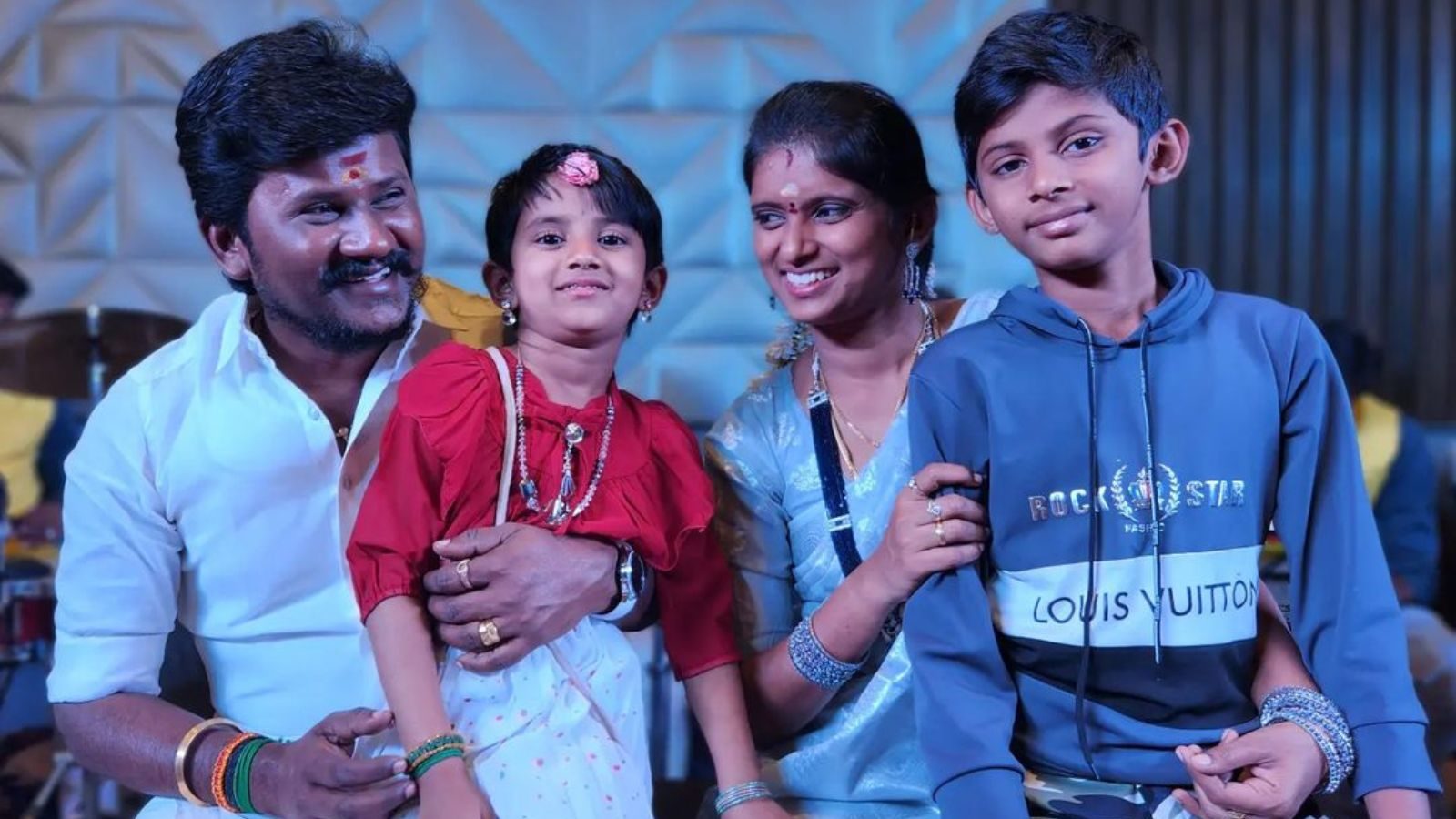 இது தான் அன்பின் குடும்பம்... குழந்தைகளை அறிமுகப்படுத்திய ராஜலட்சுமி செந்தில்!