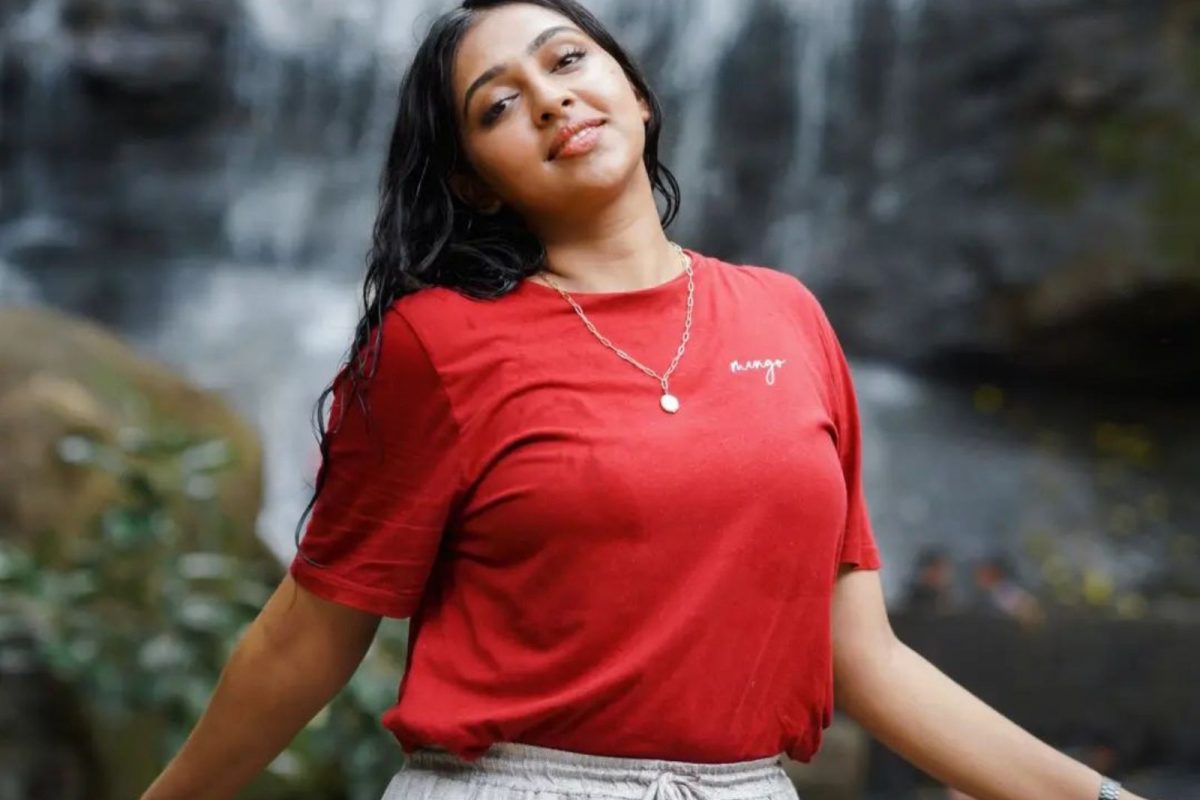 பிரபல இயக்குநரின் பிரமாண்ட படத்தில் லட்சுமி மேனன்!