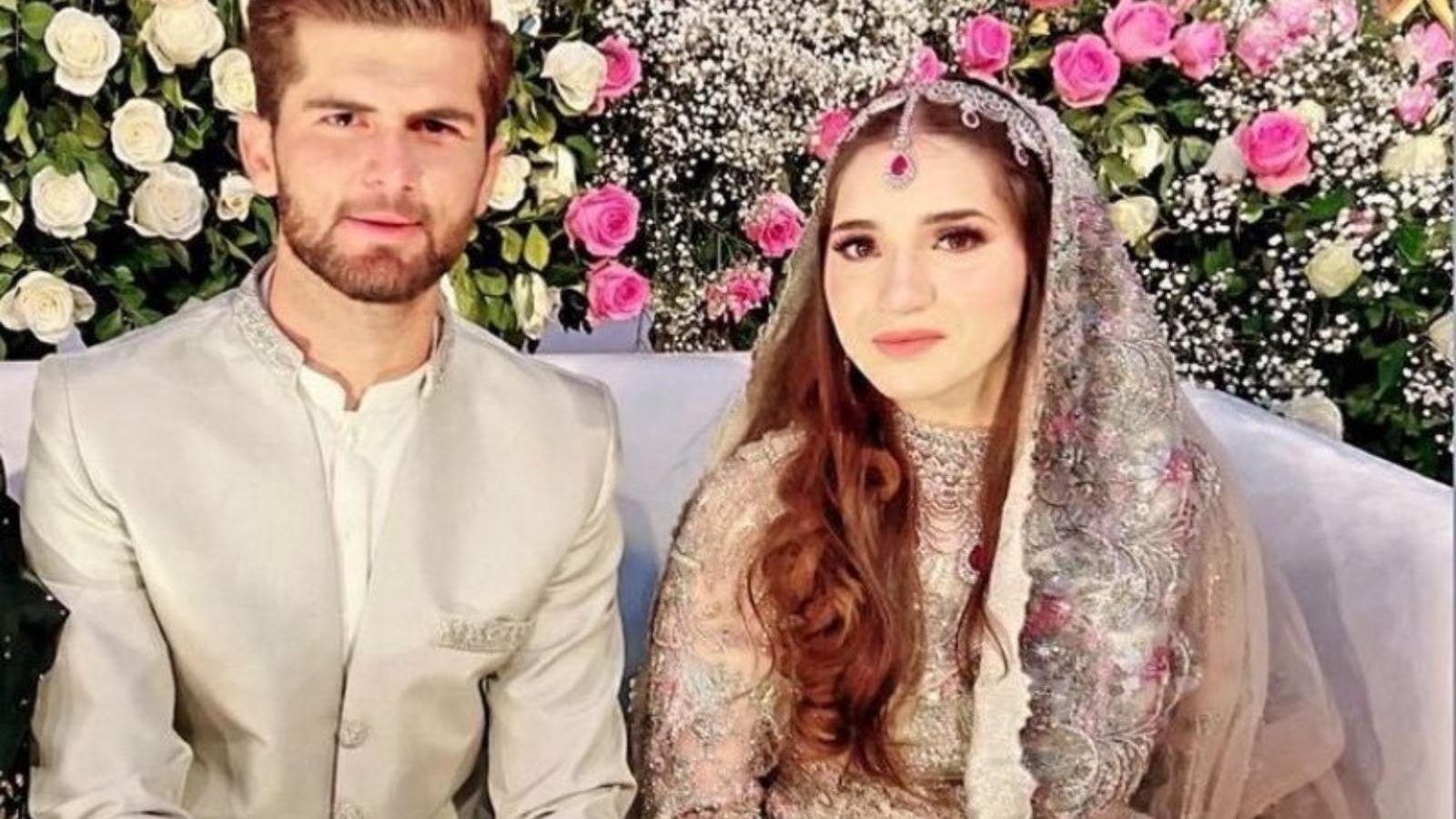 பாக். முன்னாள் வீரர் ஷாகித் அப்ரிடி மகளை கரம் பிடித்த ஷாகின் அப்ரிடி…