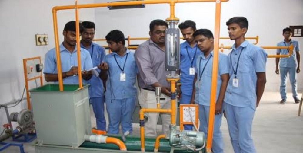  தமிழ்நாடு தொழில்நுட்பக் கல்வி இயக்கம் நவம்பர்/டிசம்பர் 2023 இல் நடத்தப்பட்ட அக்டோபர் 2023 டிப்ளமோ தேர்வுகளுக்கான முடிவை இணையத்தளத்தில் வெளியிட்டுள்ளனர்.