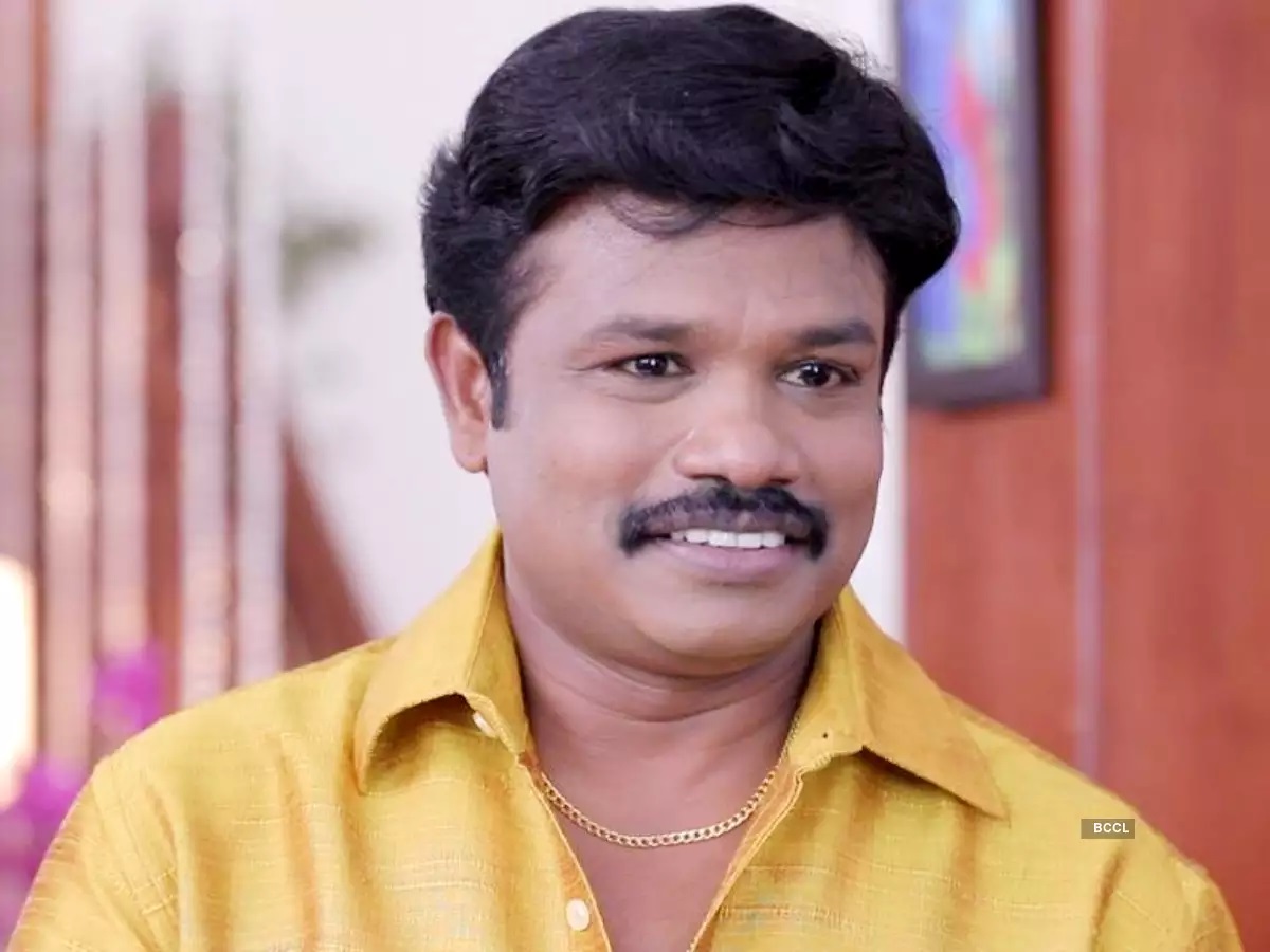  ,[object Object],இந்த நிலையில் அவருக்கு பதிலளிக்கும் விதமாக விஜய் டிவி புகழ் மதுரை முத்து தனது இன்ஸ்டாகிராம் பக்கத்தில், பிறகு ஏன் விஜய் படத்தை வெளியிடக் கூடாது என்று சொன்னார்கள்? உழைக்கட்டும். ஆனால் ஆள நினைக்க கூடாது என்று குறிப்பிட்டுள்ளார்.