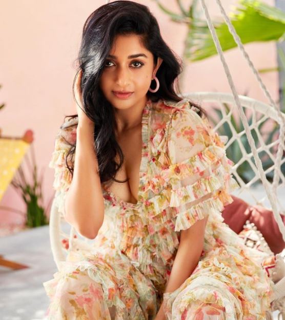  இரண்டாயிரங்களின் தொடக்கத்தில் தன் துறுதுறு நடிப்பு குறுகுறு பார்வையின் மூலம் பிரபலமான நடிகை மீரா ஜாஸ்மினின் பிறந்தநாள் இன்று