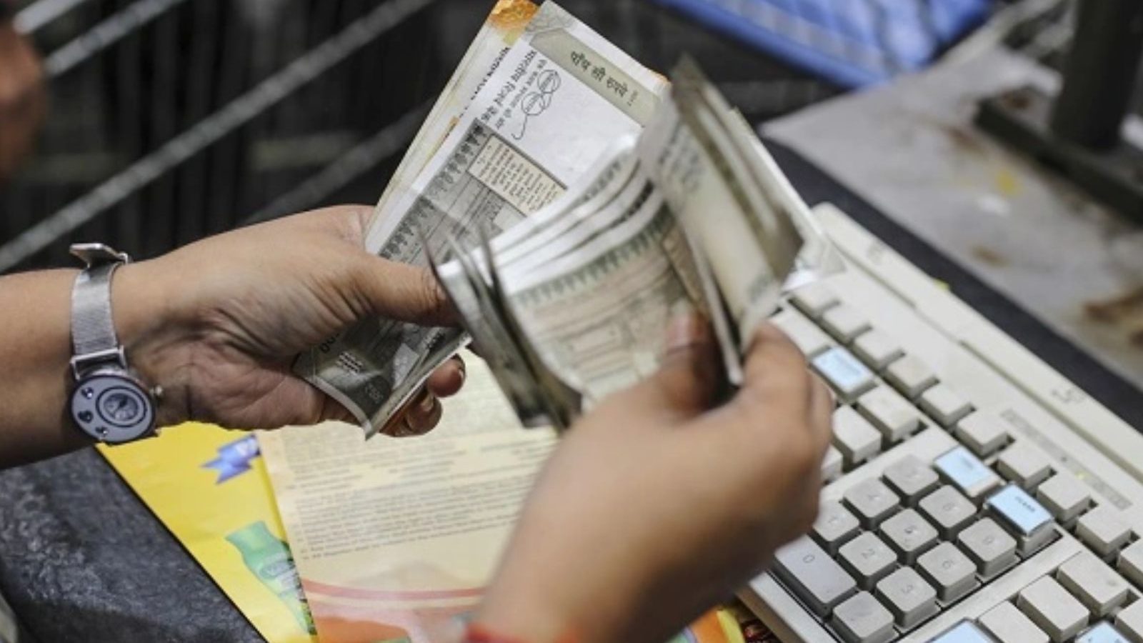 வங்கிகளில் மினிமம் பேலன்ஸ் எவ்வளவு இருப்பு வைக்க வேண்டும்... இல்லையென்றால் எவ்வளவு அபராதம்.. முழுத் தகவல்?