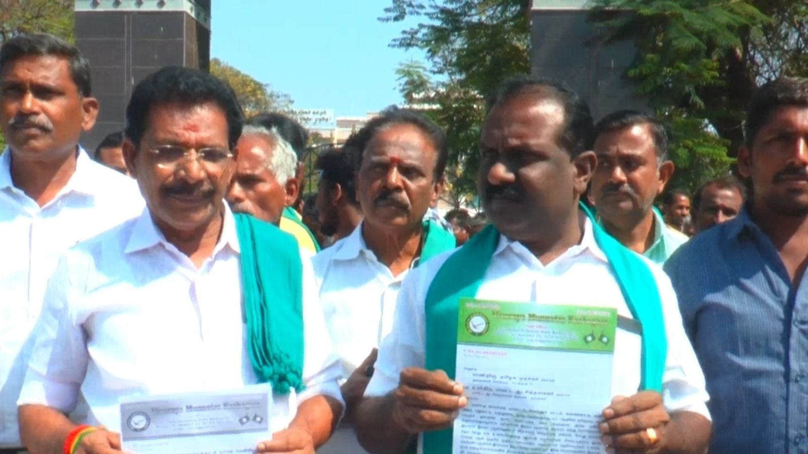 சிப்காட் அமைக்க எதிர்ப்பு..ஆட்சியர் அலுவலகத்தை முற்றுகையிட்ட விவசாயிகள்!