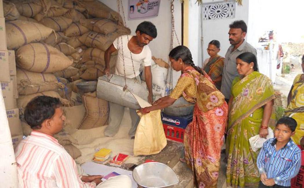  இந்திய குடிமகனாக இல்லாத எவருக்கும் புதிய குடும்ப அட்டை வழங்க கூடாது எனவும் தெரிவிக்கப்பட்டுள்ளது.