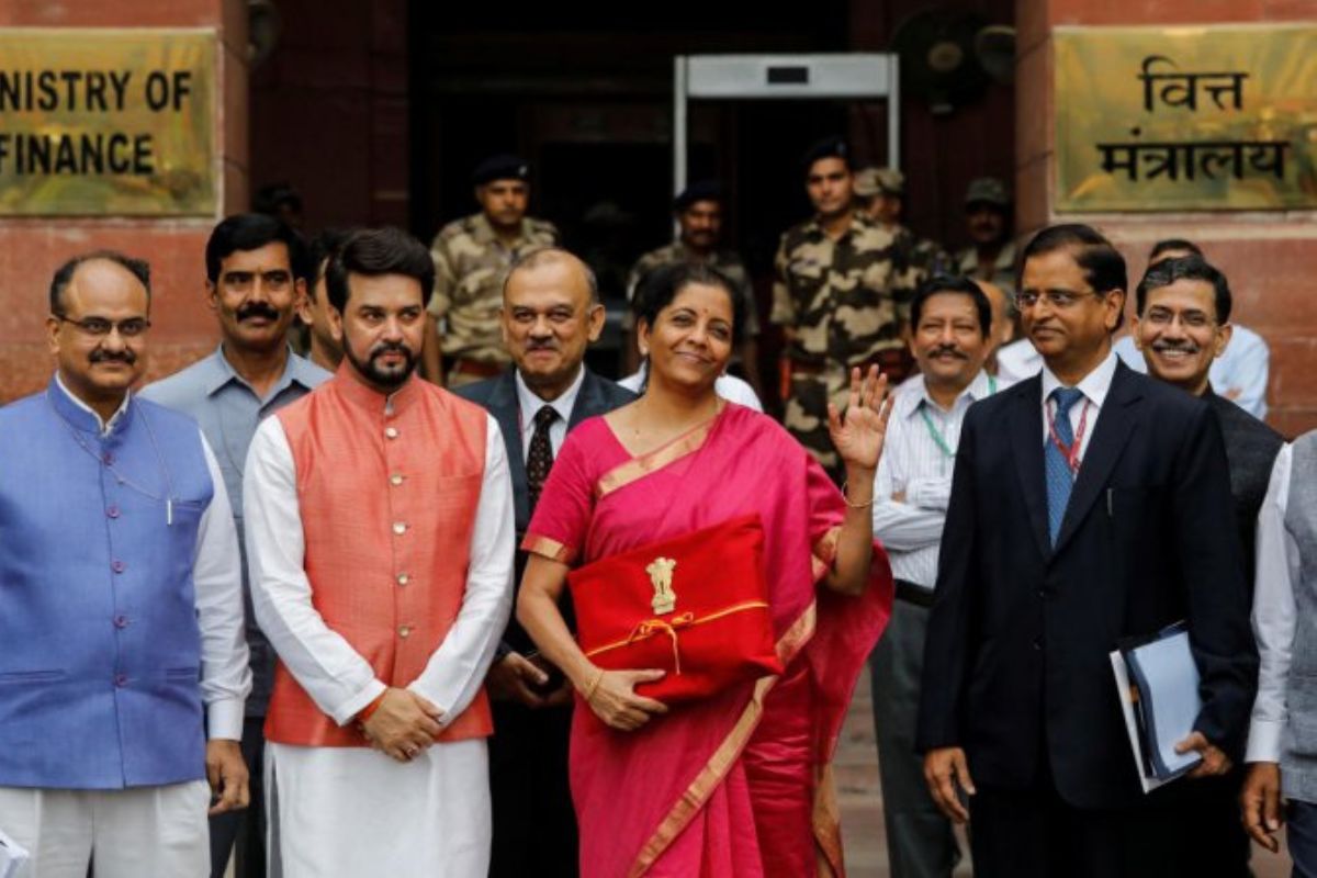  2019-ம் ஆண்டு பிங்க் நிறம் அது மங்கலகிரி சில்க் சாரீ அணிந்திருந்தார். அதில் கோல்டன் நிற பார்டர் வைக்கப்பட்டிருந்தது.