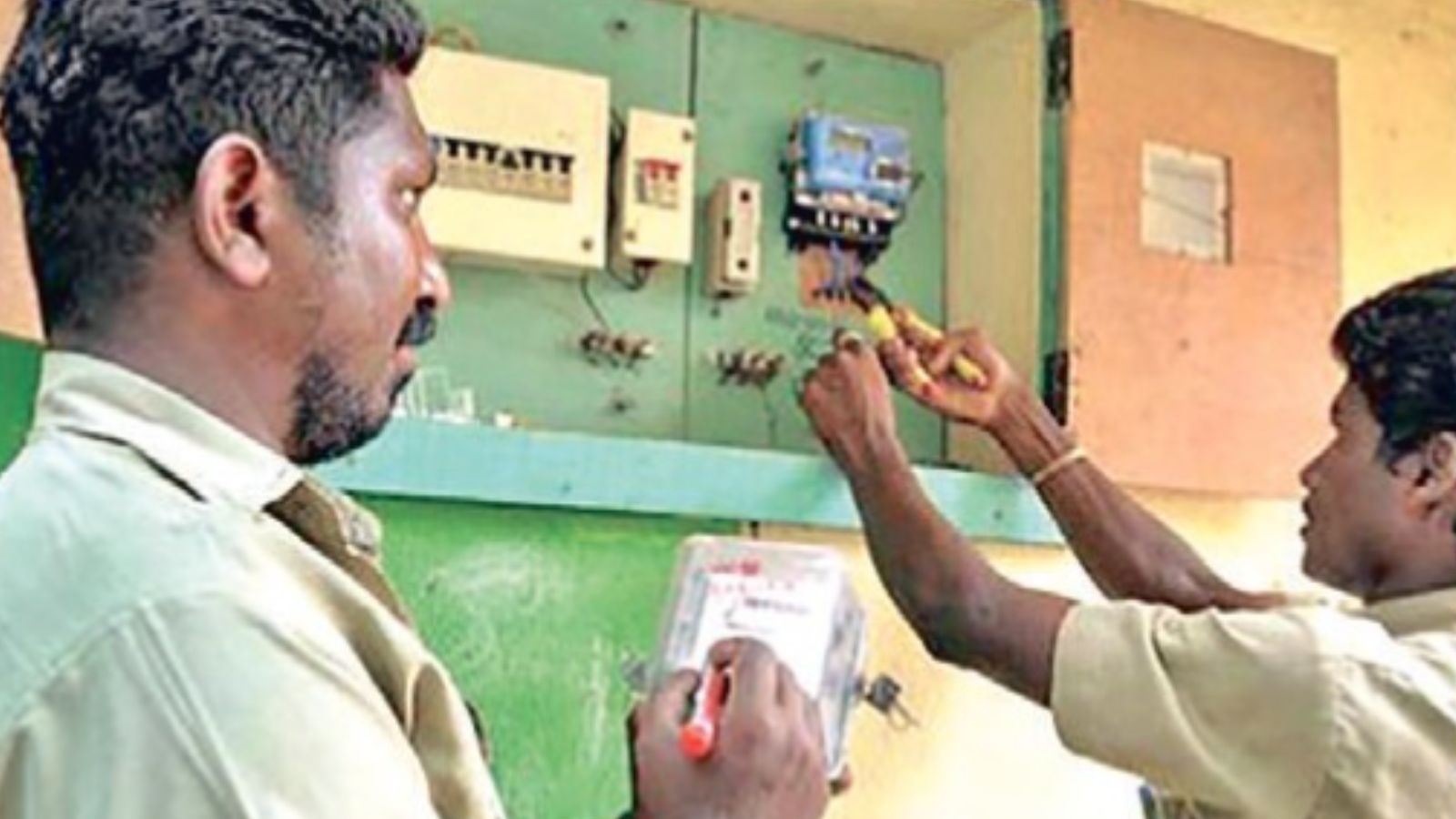 TANGEDCO நிறுவனத்தில் 10,000க்கும் மேற்பட்ட காலியிடங்களா? இளைஞர்களுக்கு எச்சரிக்கை!