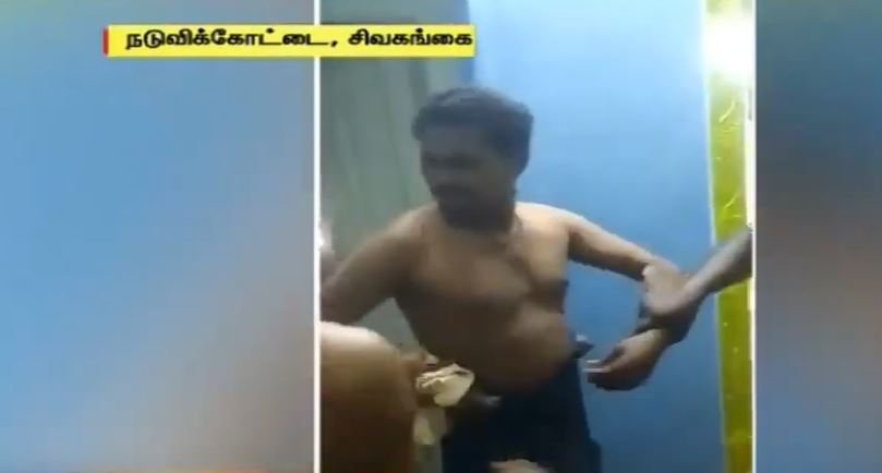  இந்நிலையில், இன்று காலை பாண்டியனின் வீட்டில் இருந்த சத்தம் வந்தது. இதனால் பக்கத்து வீட்டுக்காரர் அங்கு சென்று பார்த்தபோது பாண்டியன் வீட்டின் பூட்டு உடைக்கப்பட்டு இருந்ததை கண்டு அதிர்ச்சி அடைந்தார். பின்பு வீட்டிற்குள் சென்று பார்த்தபோது வீட்டின் உள்பகுதி பூட்டியிருந்தது. இதனையடுத்து வீட்டின் உரிமையாளர் பாண்டியனுக்கு தகவல் தெரிவித்தார்.