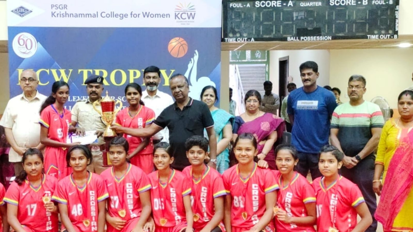 கோவையில் நடைபெற்ற கூடைபந்து போட்டியில் வெற்றிக்கனியை பறித்தது தூத்துக்குடி!