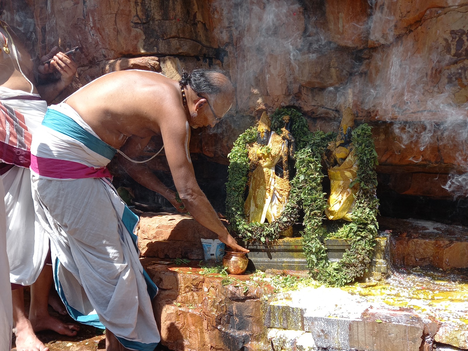  திருப்பதி மலையில் மட்டும் 360 புண்ணிய தீர்த்தங்கள் இருப்பதாகவும் அவற்றில் 108 புண்ணிய தீர்த்தங்கள் திருப்பதி மலையில் இருப்பதாகவும் அவற்றில் ஏழு புண்ணிய திருத்தங்கள் முக்தியை அளிக்க கூடியது என்றும் புராணங்கள் கூறுகின்றன. அத்தகைய முக்தியை அளிக்க கூடிய புண்ணிய தீர்த்தங்களில் ஒன்று ராமகிருஷ்ண தீர்த்தம்.