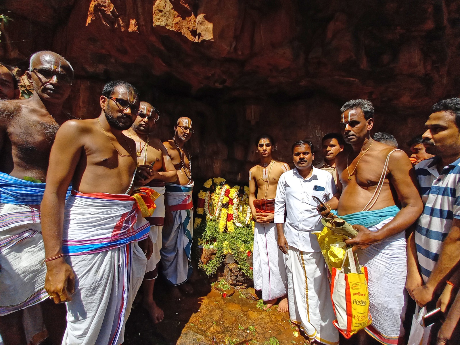 எனவே ஒவ்வோர் ஆண்டும் தை மாத பௌர்ணமி அன்று ராமகிருஷ்ண தீர்த்த யாத்திரையை தேவஸ்தான நிர்வாகம் நடத்துவது வழக்கம். இந்த புண்ணிய யாத்திரையில் பக்தர்களும் பங்கு பெறுவார்கள். அன்று அங்கு எழுந்தருளி இருக்கும் இறை மூர்த்திகளுக்கு தேவஸ்தானம் சார்பில் சிறப்பு பூஜைகள் நடத்தப்படும்.