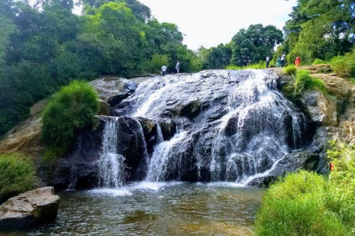 கோடை வெயிலை தணிக்க தமிழகத்தில் உள்ள குளுகுளு மலைப்பிரதேசங்கள் இதோ!