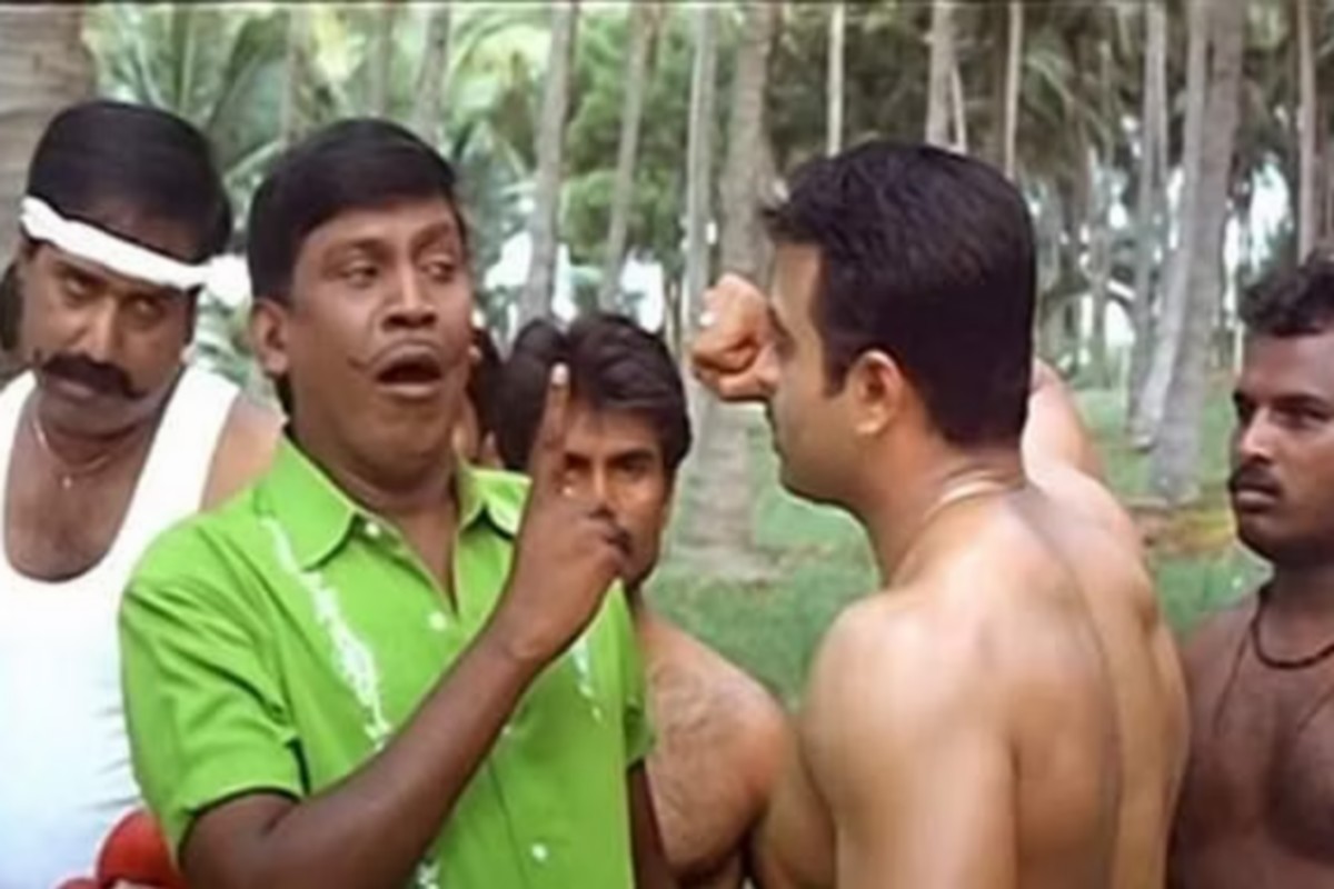  அதன்படி, பொள்ளாச்சிக்கு அருகில் சுமார் இருபது கிலோ மீட்டர் தொலைவில் இருக்கும் மயிலடுதுறை என்ற ஊரில் (இது பொள்ளாச்சி அருகில் இருக்கும் மயிலாடுதுறை) நம்ம வைகைப்புயல் வடிவேலு அவர்களின் மிகவும் பிரபலமான எவர் கிரீன் காமெடி காட்சிகள் எடுக்கப்பட்டன.