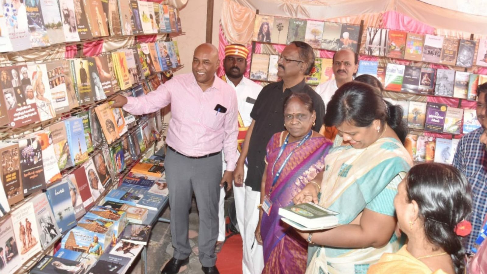 விழுப்புரம் தெய்வானை அம்மாள் மகளிர் கல்லூரியில் ‘மாபெரும் தமிழ் கனவு’ நிகழ்ச்சி..