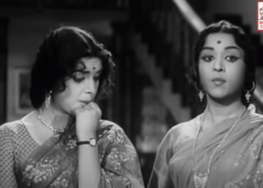  அறுபதுகளின் ஆரம்பத்தில் எம்ஜிஆர் நடித்தப் படங்களில் ஒருசில வெற்றியும், ஒருசில தோல்வியும் கண்டன. அப்படி தோல்வி கண்ட படங்களில் ஒன்று என் கடமை. இதில் எம்ஜிஆர் காவல்துறை அதிகாரியாக நடித்திருந்தார். அவருக்கு சரோஜாதேவி ஜோடி.