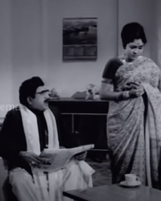  படத்தில் சகஸ்ரநாமம், நாகேஷ், காந்திமதி மூவரும்தான் பிரதான நடிகர்கள். மூவருமே கலக்கியிருந்தனர். மற்றவர்களும் தங்கள் பங்குக்கு ஜமாய்த்திருந்தனர். எம்.எஸ்.விஸ்வநாதன் இசையமைக்க, கண்ணதாசன் பாடல்கள் எழுதியிருந்தார். குறைந்த முதலீட்டில் இன்றும் பார்த்து சிரிக்கிற ஒரு படத்தை அன்றே தந்திருந்தார் இயக்குனர் சி.வி.ராஜேந்திரன். 1972 மார்ச் 3 வெளியான நவாப் நாற்காலி தற்போது 51 வது வருடத்தை நிறைவு செய்கிறது.
