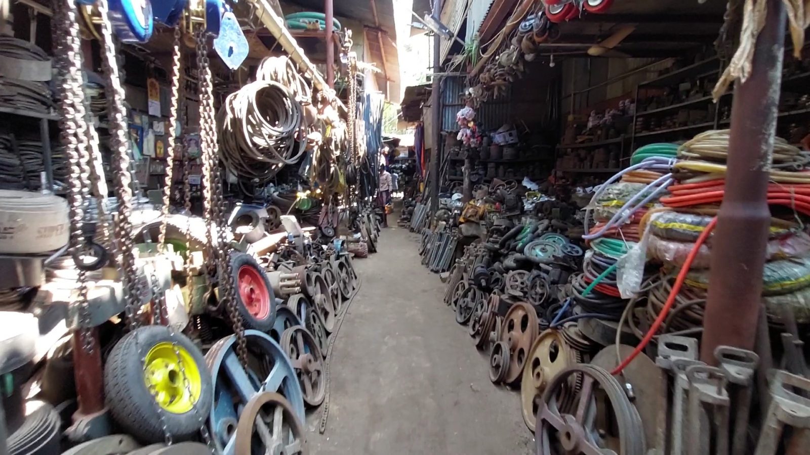 மதுரை ஞாயிற்றுக்கிழமை சந்தையின் ஆச்சரியப்படுத்தும் வரலாறு தெரியுமா? இத்தனை சிறப்புகளா?