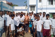 விருதுநகரில் தன்னார்வ அமைப்பினருடன் சேர்ந்து மரக்கன்று நட்ட 108 ஆம்புலன்ஸ் ஊழியர்கள்!