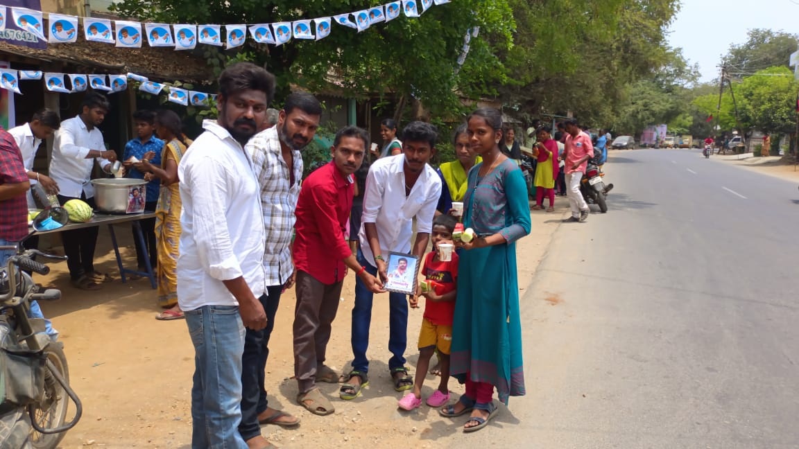  இதில் சிறப்பு அழைப்பாளராக நாமக்கல் மேற்கு மாவட்ட இளைஞரணி தலைவர் KMA அருண் செயலாளர் யூத் (எ) தனபால் ஆகியோர் கலந்து கொண்டனர்