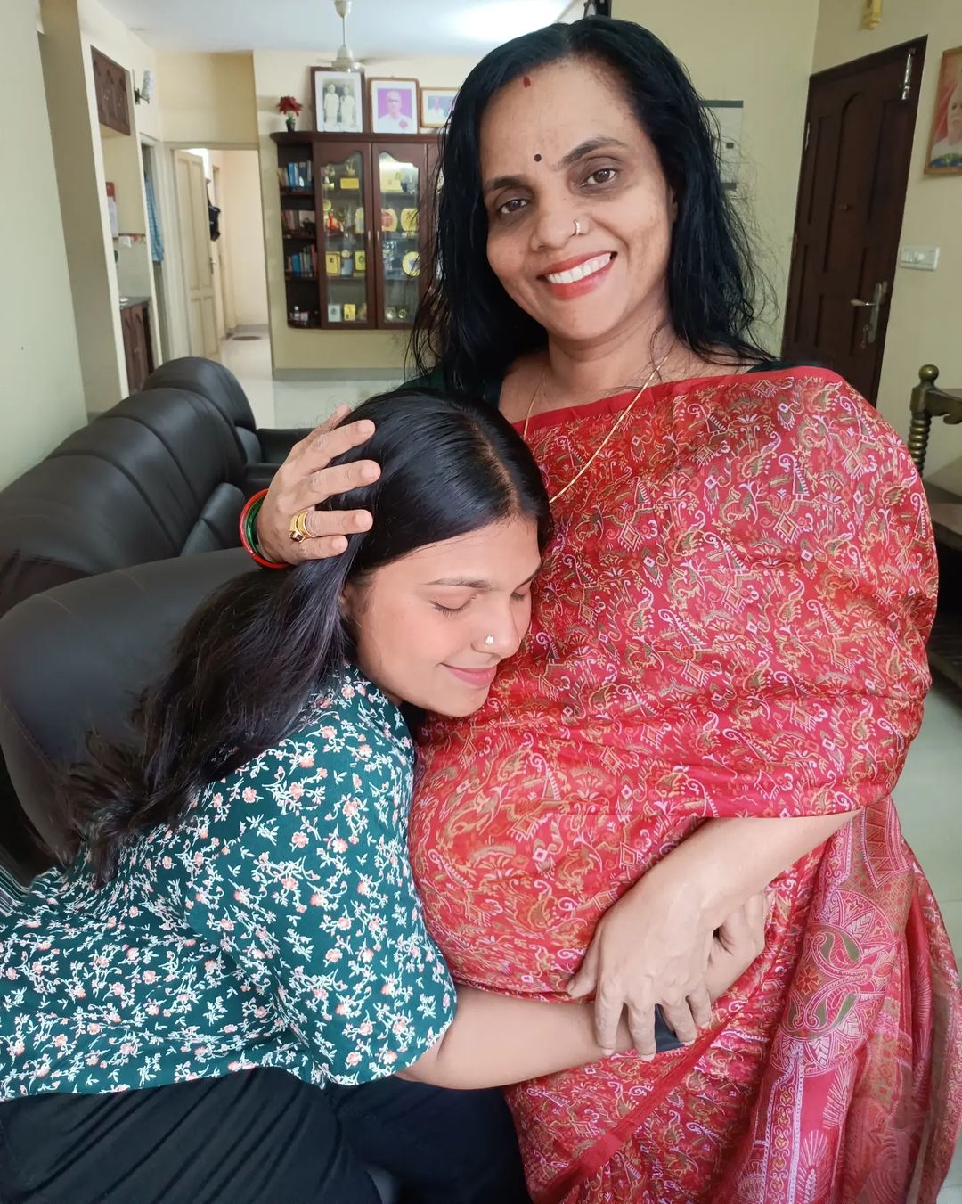  23 வயது சீரியல் நடிகையின் அம்மாவுக்கு தற்போது குழந்தை பிறந்திருப்பது மலையாள சின்னத்திரை வட்டாரத்தில் பேசு பொருளாக மாறியுள்ளது.