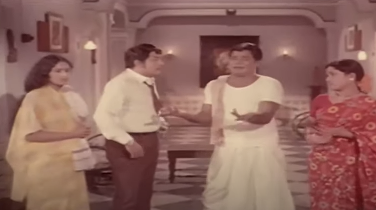  பல்வேறு சாதி, மத, இனத்தைச் சேர்ந்தவர்கள் ஒன்றாக வசிக்க நேர்ந்த வீடுதான் பாரத விலாஸ். கோபால் என்ற வேடத்தில் நடிகர் திலகம் வழக்கம் போல் அசத்தியிருந்தார். அவருக்கு ஜோடி கே.ஆர்.விஜயா.