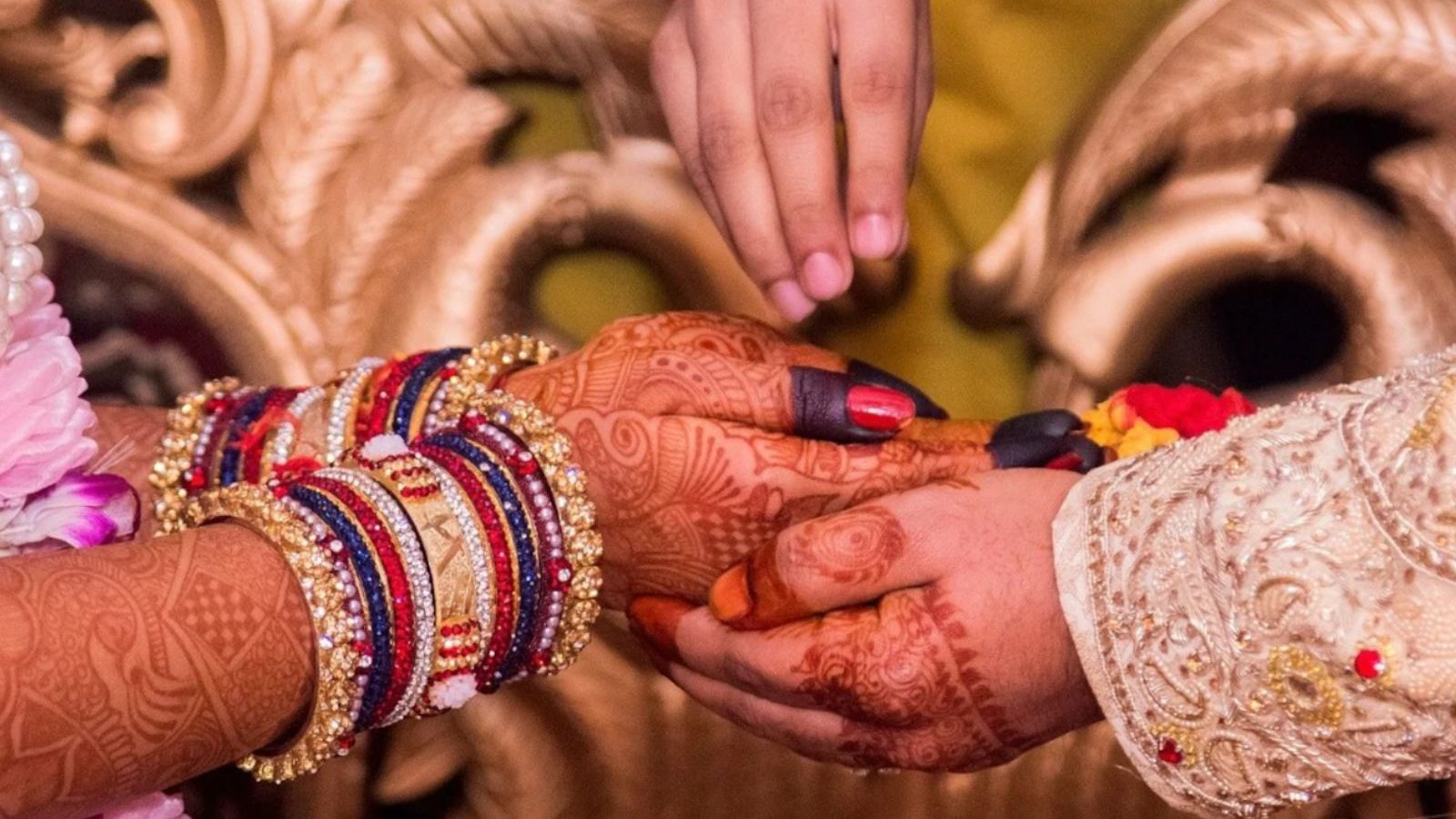 தலைக்கேறிய போதை.. தனது திருமணத்திற்கே வராமல் தூங்கிய மாப்பிள்ளை... மணமகள் எடுத்த அதிரடி முடிவு..!