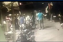 பரோட்டாவுக்கு பாயா கேட்டு ஓட்டலில் ரகளை... 2 போலீஸ்காரர்கள் சஸ்பென்ட்.