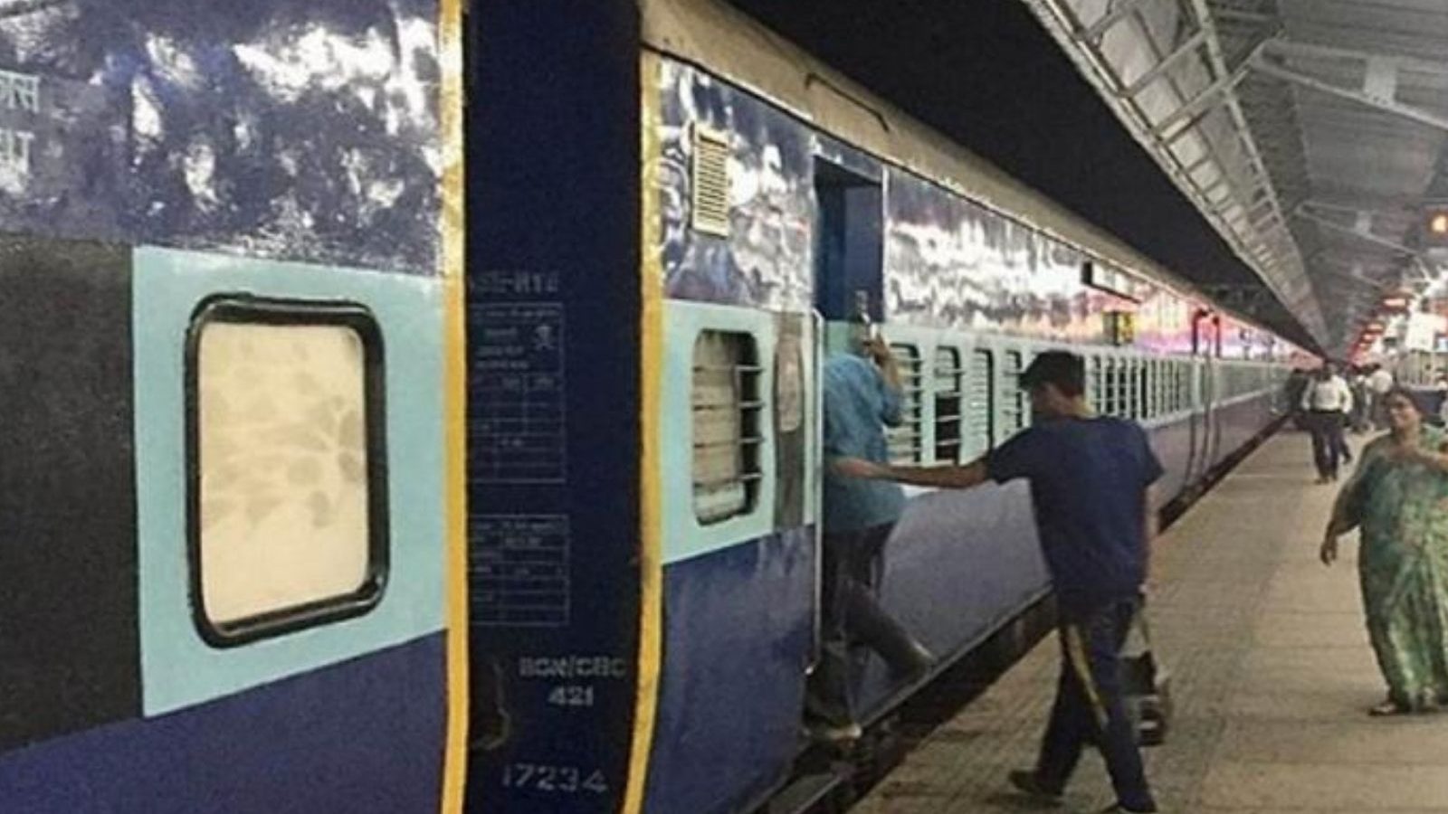 ரயில் பயணிகளுக்கு முக்கிய அறிவிப்பு! இரவு நேர பயணத்துக்கு விதிமுறைகளை அறிவித்த ரயில்வே!