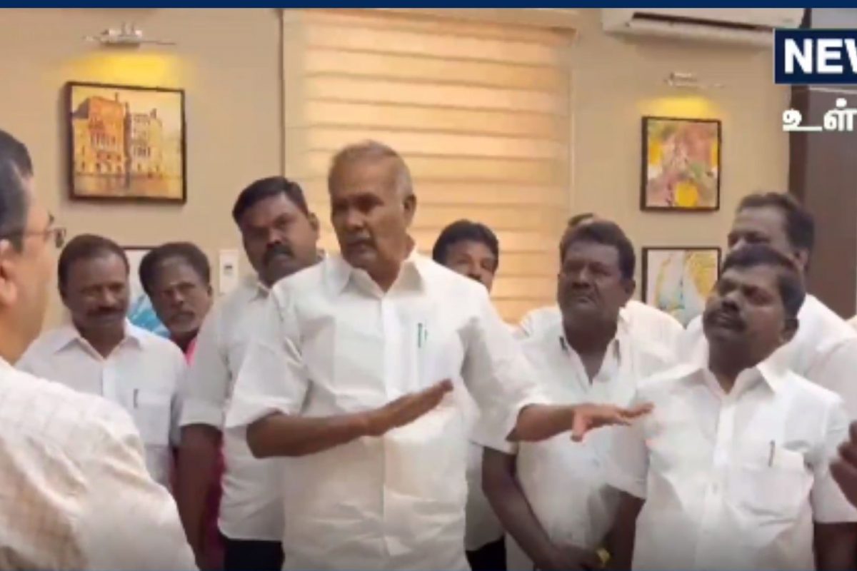 விழாவில்