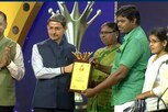 INNOVATION விருதினை பெற்றார் இளம் தொழில்முனைவோர் செல்வ முரளி