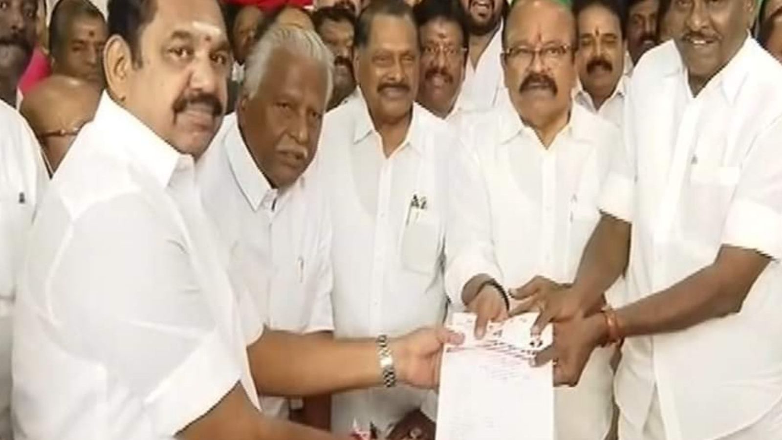 அதிமுக பொதுச்செயலாளர் தேர்தல்... எடப்பாடி பழனிசாமி வேட்புமனு தாக்கல்..!