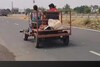 ஒரேநாளில் ஆட்டோ ஓட்டுனர் உருவாக்கிய எலெக்ட்ரிக் கார்