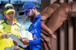 கள்ளச்சந்தையில் கிரிக்கெட் போட்டிக்கான டிக்கெட்டுகளை விற்றவர்கள் கைது