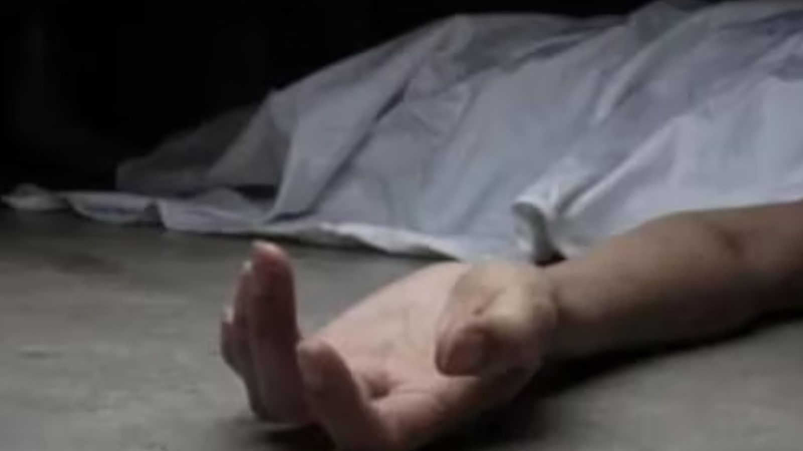 திருமண செய்து தராததால் ஆத்திரம்.. இளம்பெண்ணை துண்டு துண்டாக வெட்டி வீசிய நபர்... ஜம்மு காஷ்மீரில் கொடூரம்..!