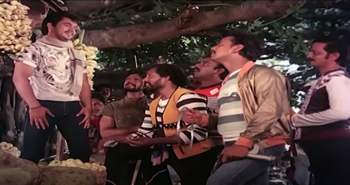  பேபி ஷாலினி அனாதையாக அலைவதற்கும் செந்தாமரைதான் காரணமாக இருப்பார். இறுதியில் செந்தாமரையின் கொட்டத்தை அடக்கி, சரத்பாபுடன் பேபி ஷாலினியை ஒன்று சேர்ப்பது கதை. நடுவில் சீதா, அர்ஜுன் காதல் எபிசோடும் உண்டு.
