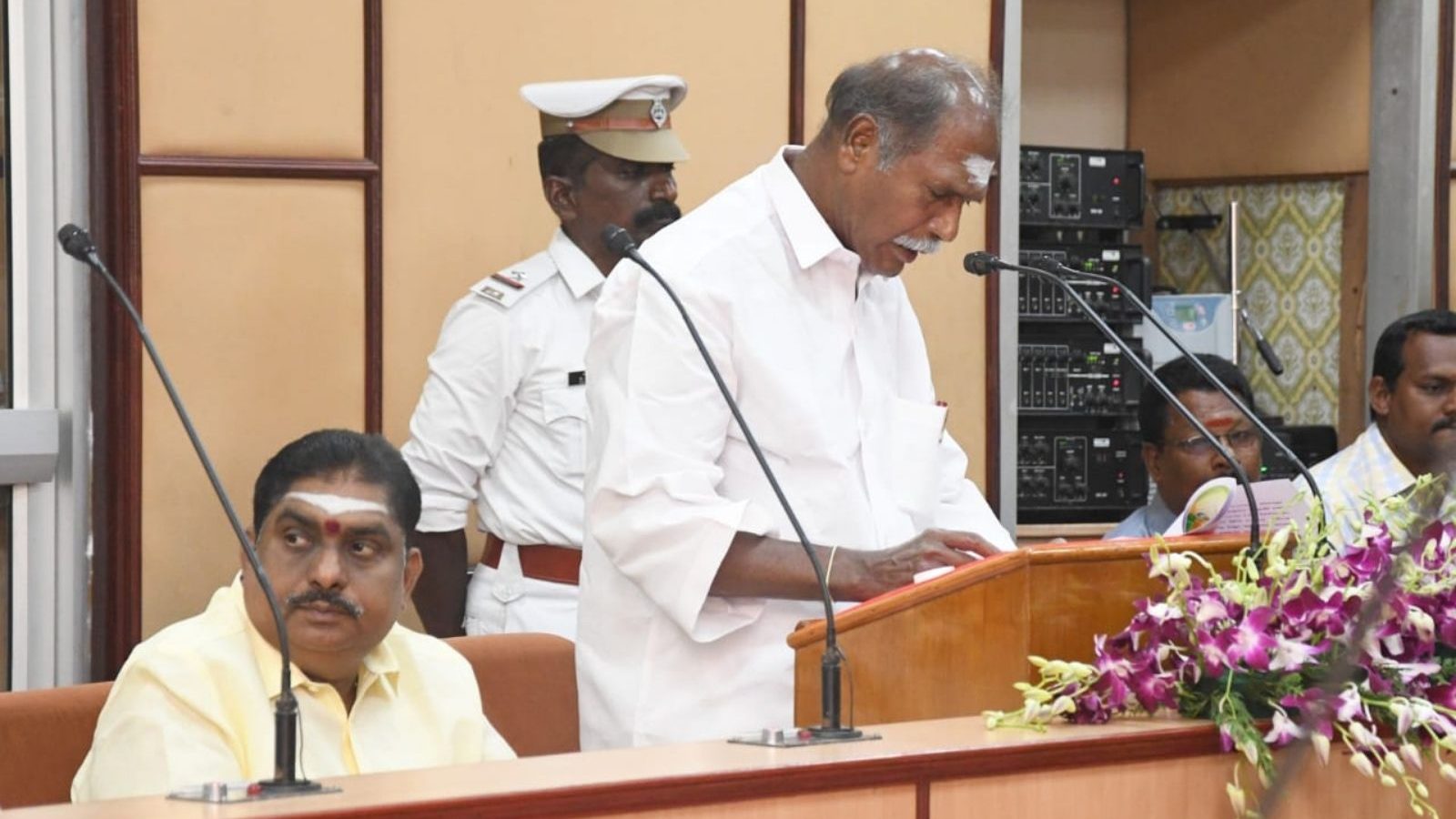 “கேஸ் சிலிண்டருக்கு ரூ.300 மானியம்..”- பட்ஜெட்டில் அதிரடி அறிவிப்பு வெளியிட்ட புதுச்சேரி முதல்வர்..!