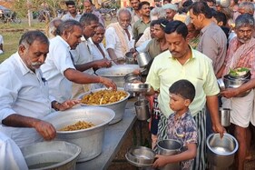 ஆண்கள் மட்டுமே பங்கேற்ற கறிவிருந்து திருவிழா..!