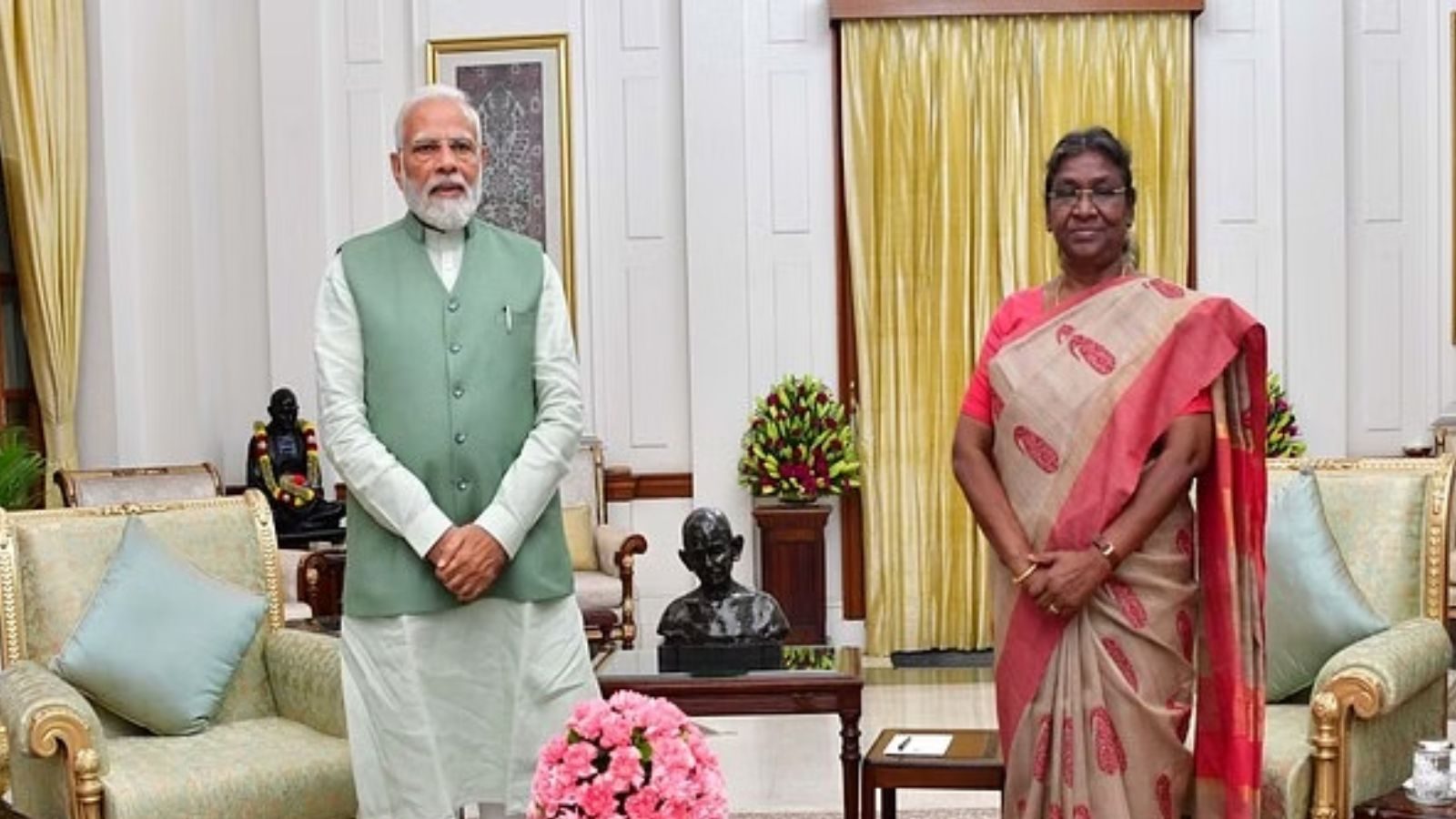 தமிழ்நாடு மேலவை சட்ட ரத்து மசோதா... குடியரசுத் தலைவரை சந்தித்த பிரதமர் மோடி...!