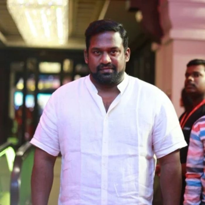  தனுஷின் மாரி, விஷ்ணு விஷாலின் வேலைன்னு வந்துட்டா வெள்ளக்காரன் உள்ளிட்ட படங்களில் ரோபோ ஷங்கரின் காமெடி பாரட்டப்பட்டது.