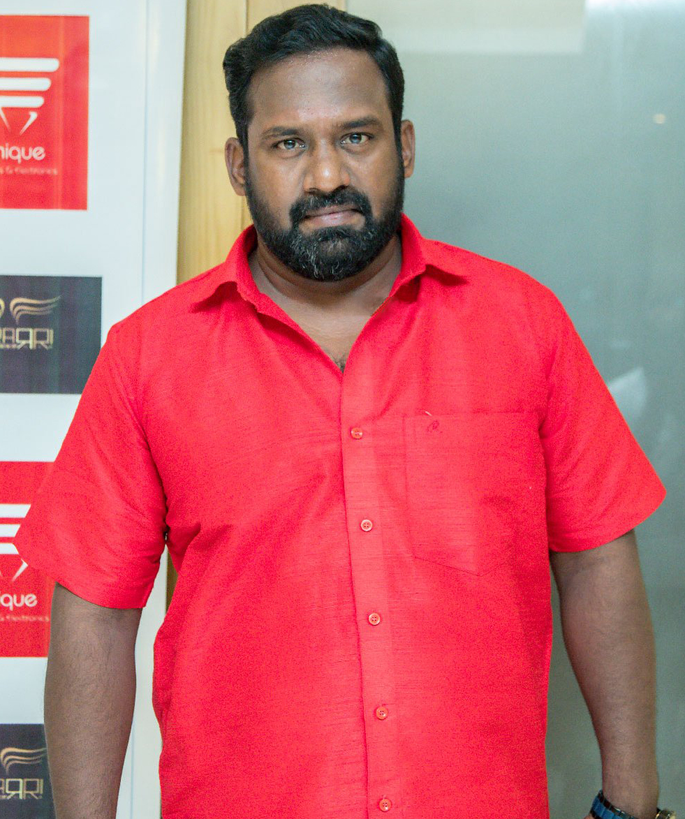  2002-ல் பிரியங்கா என்ற டான்ஸரை காதலித்து திருமணம் செய்துக் கொண்ட ரோபோ ஷங்கருக்கு இரு மகள்கள் இருக்கிறார்கள்.