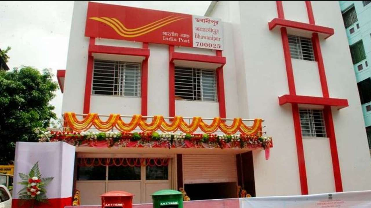  தேர்வு செய்யப்படும் முறை: நிர்ணயிக்கப்பட்ட கல்வித் தகுதியில் (அதாவது 10ம் வகுப்பு) பெறப்பட்ட மதிப்பெண்கள் அடிப்படையில் தேர்வர்கள் தேர்வு செய்யப்படுவார்கள். தேர்வு செய்யப்பட்ட 30 நாட்களுக்குள் வாழ்வாதாரத்துக்கு வேறு வகைகளிலும் வருமானம் ஈட்டி வருவதற்கான விண்ணப்பத்தை Rule 3-A (iii) of GDS (Conduct and Engagement) Rules, 2020-ன் படி சமர்ப்பிக்க வேண்டும்.