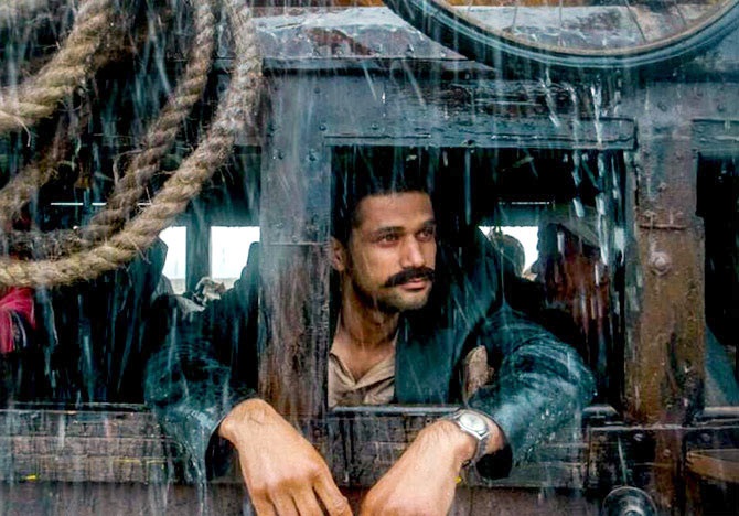  ,[object Object],[object Object],கடந்த 2018 ஆம் ஆண்டு வெளியான தம்பட் இந்தியாவின் சிறந்த ஹாரர் படங்களில் ஒன்றாக கருதப்படுகிறது. மஹாராஷ்டிராவில் உள்ள கிராமத்தில் இளைஞர் ஒருவர் தன் கிராமத்தின் மர்மம் குறித்து அறியப்படும்போது கோயில் ஒன்றில் புதையல் ஒன்று இருப்பது தெரியவருகிறது. இந்தப் படம் அமேசான் பிரைம் வீடியோவில் காணலாம்.