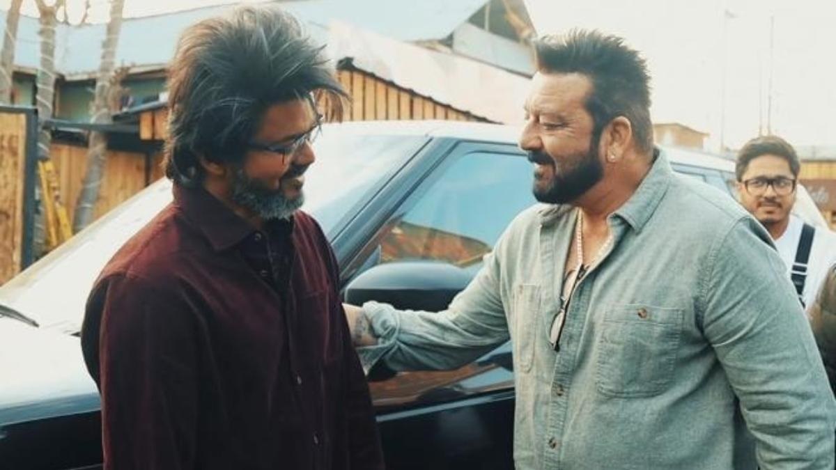  பான் இந்தியா படமாக உருவாகி வரும் இந்தப் படத்தை ஒட்டுமொத்த இந்தியத் திரையுலகமே எதிர்பார்த்து காத்திருக்கிறது. சஞ்சய் தத், அர்ஜுன் உள்ளிட்ட முன்னணி நட்சத்திரங்கள் இந்தப் படத்தில் நடித்து வருகின்றனர்.