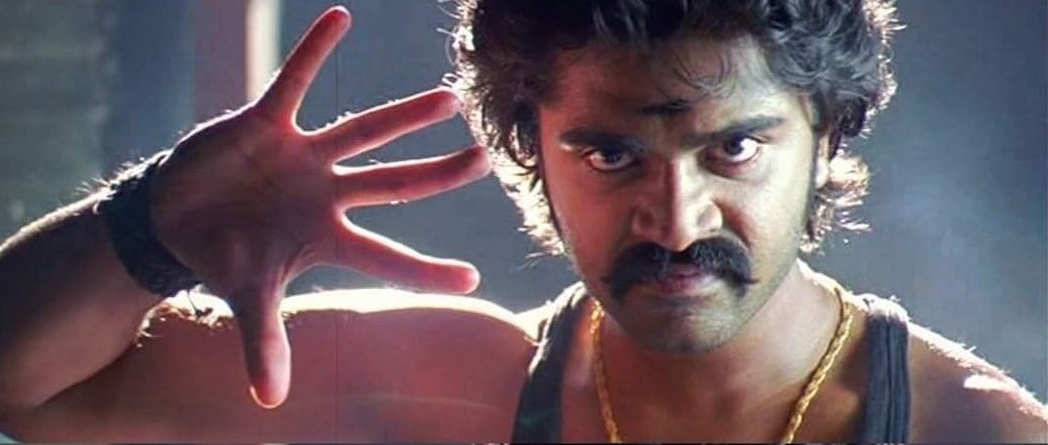  சிம்பு நடிப்பில் கடந்த 2008 ஆம் ஆண்டு வெளியான சிலம்பாட்டம் படத்தை சரவணன் இயக்கினார் என்பது குறிப்பிடத்தக்கது.