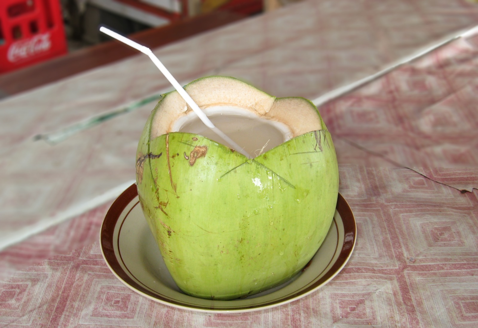  ,[object Object], கோடை காலங்களில் உடல் வெப்பத்தை குறைக்க பயன்படும் பானங்களில் முக்கியமானதாக இருப்பது இளநீர். அதில் நிறைந்துள்ள எலக்ட்ரோலைட்டுகள் நீர்ச்சத்து குறைவதை தடுப்பதுடன் உடலுக்கு தேவையான சக்தியையும் அளிக்கிறது.