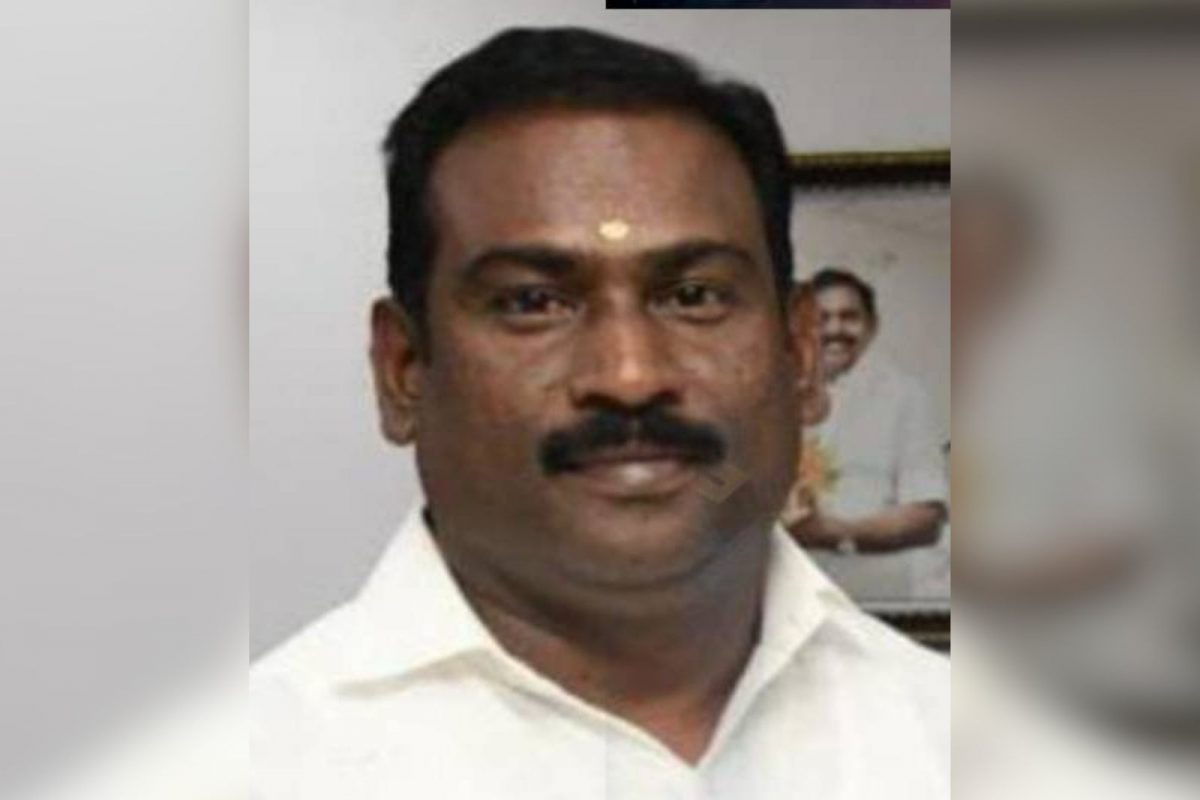 அதிமுக நிர்வாகி