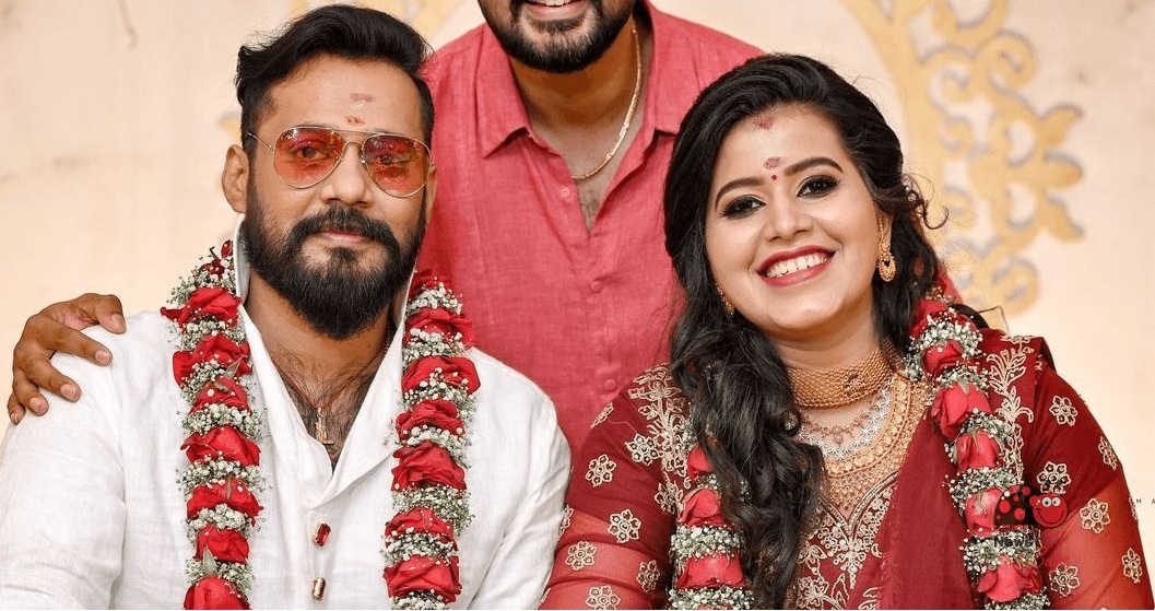  பின்னர் கடந்த 2021 ஆம் ஆண்டு எலிசபெத் உதயன் என்ற டாக்டரை மறுமணம் செய்துகொண்டார்.