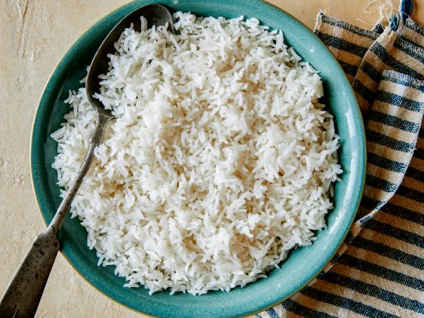  நீங்கள் உடல் எடையை குறைக்க நினைக்கிறீர்கள் அதேசமயம் அரிசி உணவையும் தவிர்க்க முடியவில்லை எனில் உங்களுக்கு பாஸ்மதி அரிசி பெஸ்ட் சாய்ஸ் என்கின்றனர் ஊட்டச்சத்து நிபுணர்கள்.