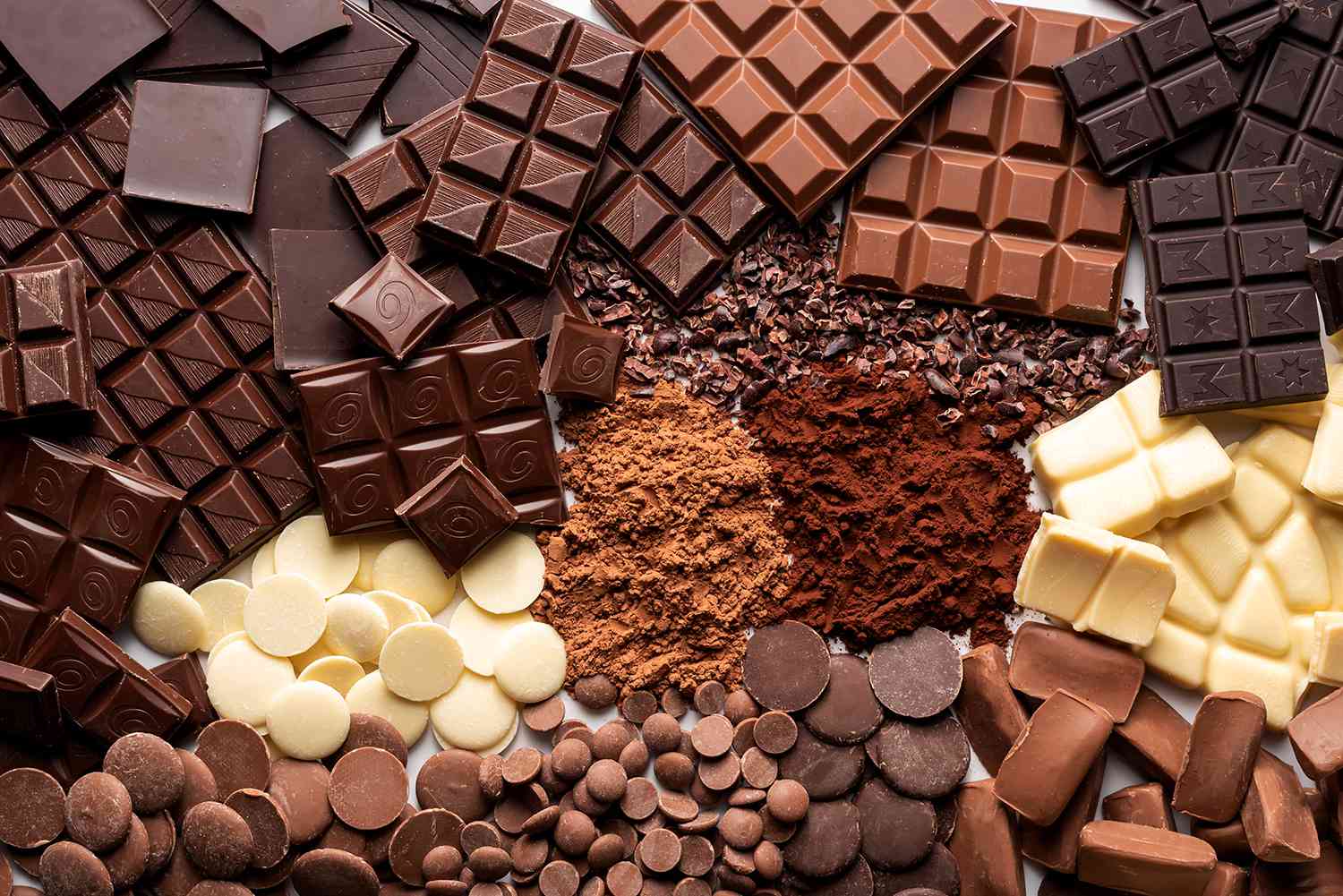  ,[object Object], இரவு உணவிற்குப் பிறகு சிறிது இனிப்புகளை சாப்பிட விரும்பினால், டார்க் சாக்லேட்டை உண்ண வேண்டாம். ஏனென்றால், இதில் சிறிது அளவு காஃபினும் உள்ளது.